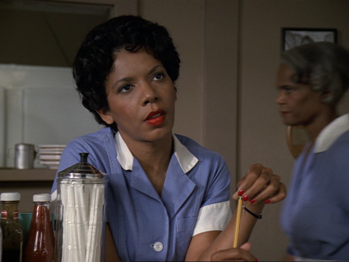 extant_StarTrek_DS9_6x13-FarBeyondTheStars_2077.jpg