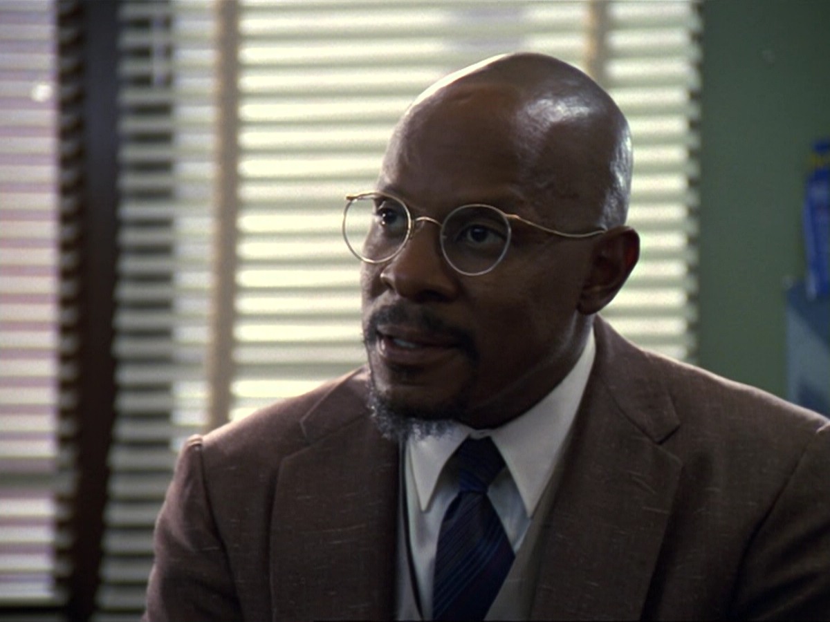 extant_StarTrek_DS9_6x13-FarBeyondTheStars_2159.jpg