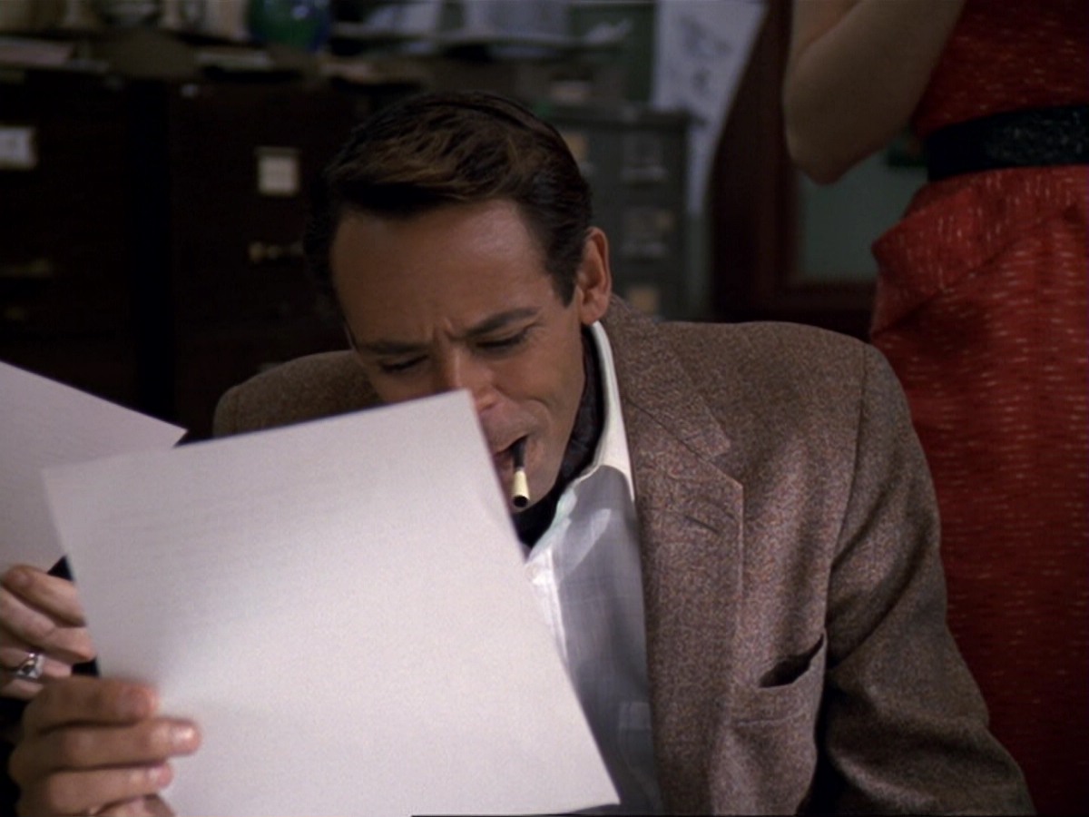 extant_StarTrek_DS9_6x13-FarBeyondTheStars_2205.jpg