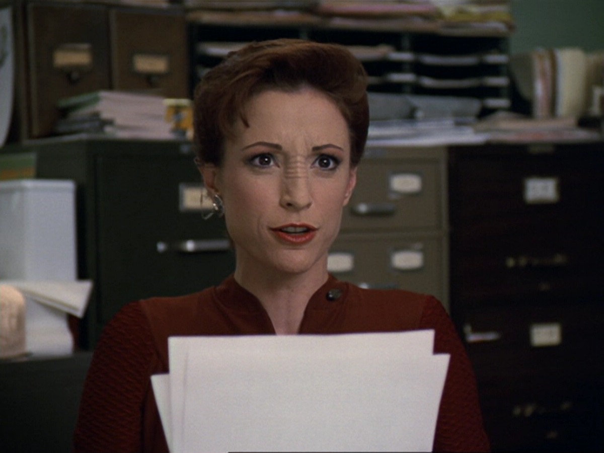 extant_StarTrek_DS9_6x13-FarBeyondTheStars_2222.jpg