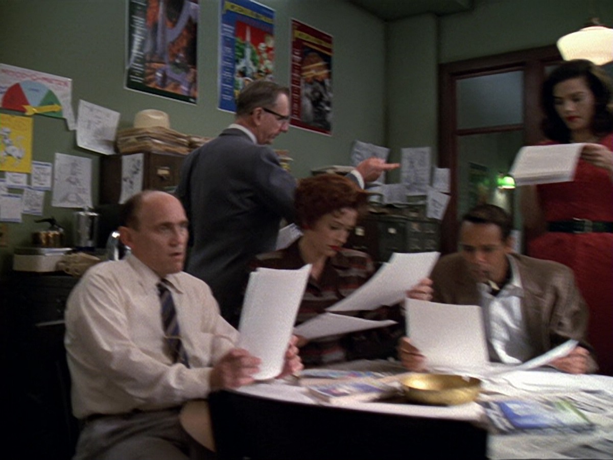 extant_StarTrek_DS9_6x13-FarBeyondTheStars_2251.jpg