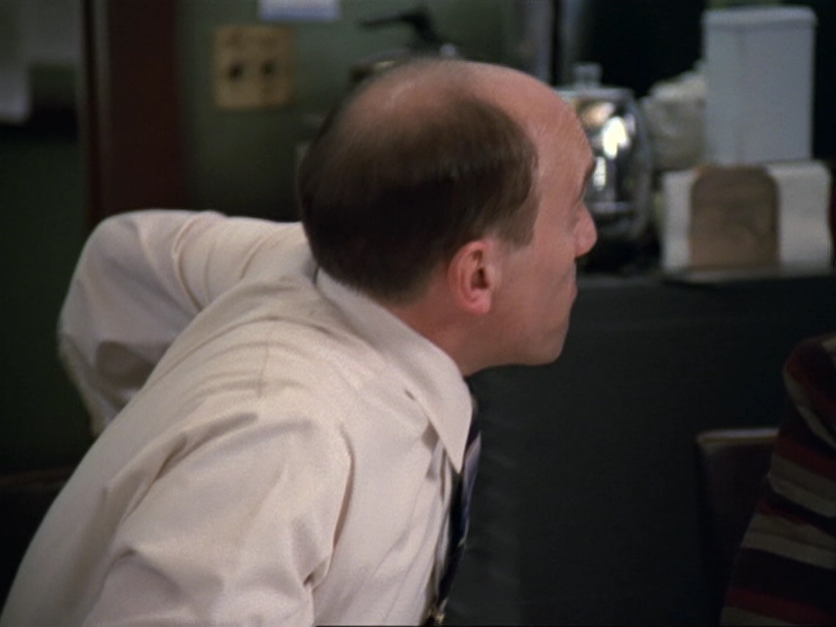 extant_StarTrek_DS9_6x13-FarBeyondTheStars_2288.jpg