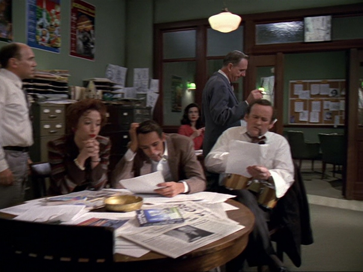 extant_StarTrek_DS9_6x13-FarBeyondTheStars_2295.jpg