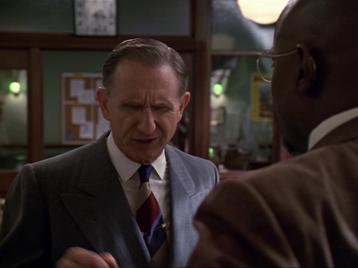 extant_StarTrek_DS9_6x13-FarBeyondTheStars_2312.jpg