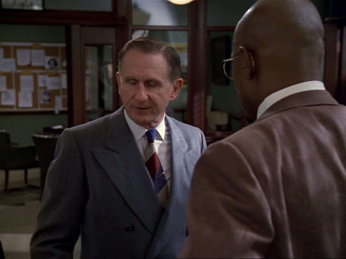extant_StarTrek_DS9_6x13-FarBeyondTheStars_2347.jpg