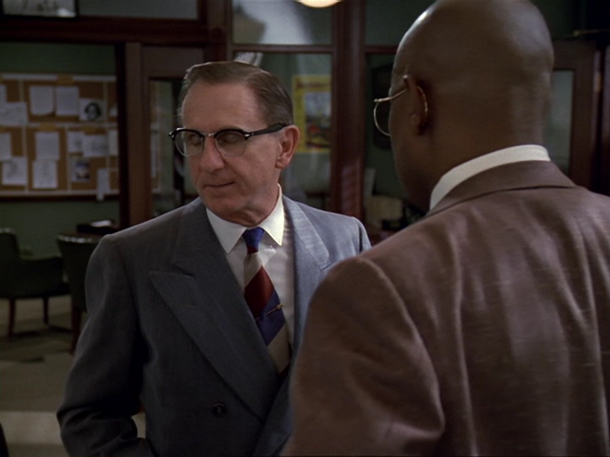extant_StarTrek_DS9_6x13-FarBeyondTheStars_2354.jpg