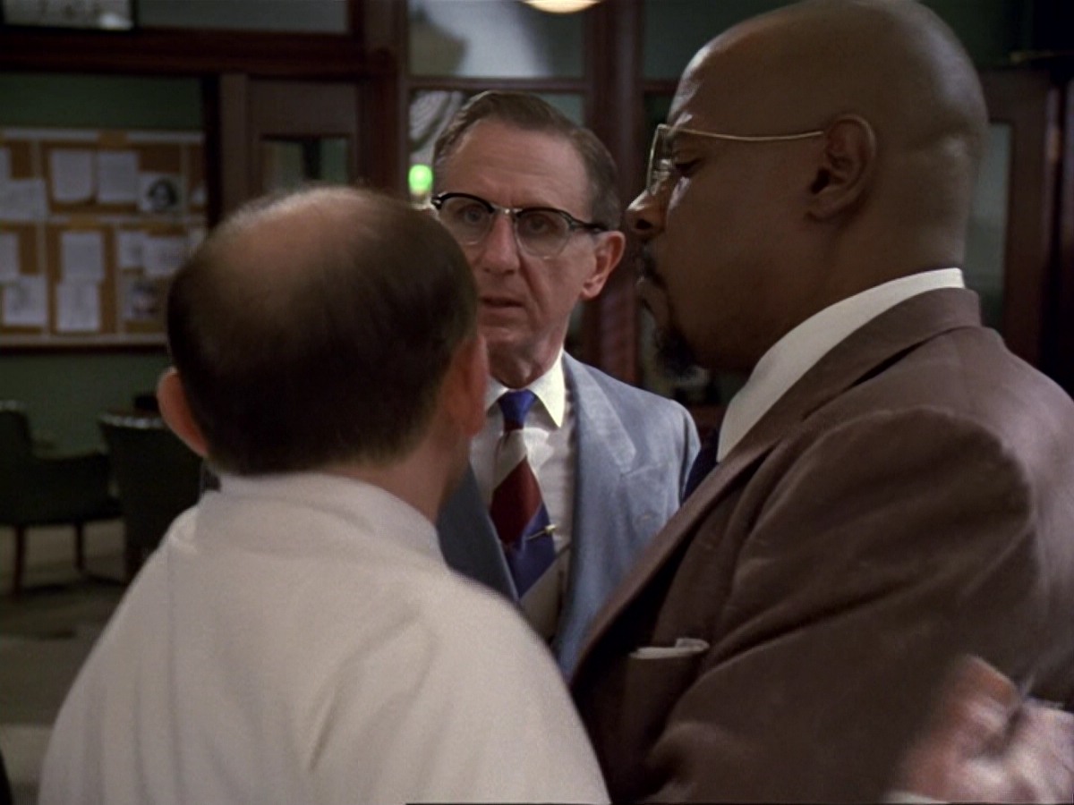 extant_StarTrek_DS9_6x13-FarBeyondTheStars_2357.jpg