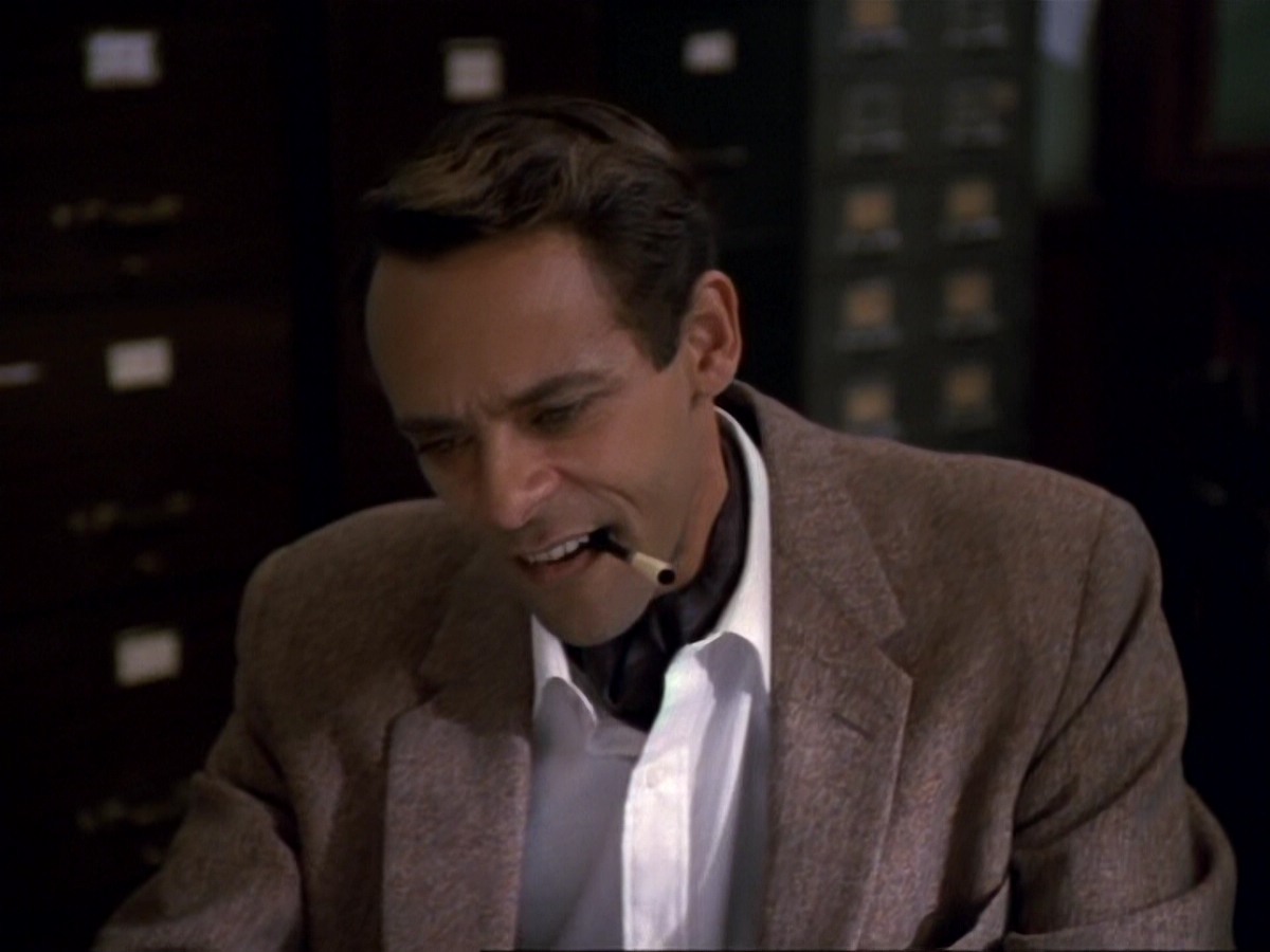 extant_StarTrek_DS9_6x13-FarBeyondTheStars_2363.jpg