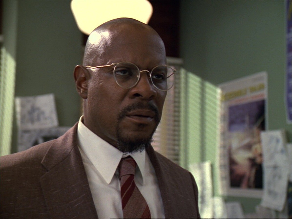 extant_StarTrek_DS9_6x13-FarBeyondTheStars_3073.jpg