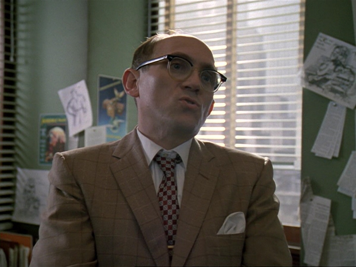 extant_StarTrek_DS9_6x13-FarBeyondTheStars_3130.jpg