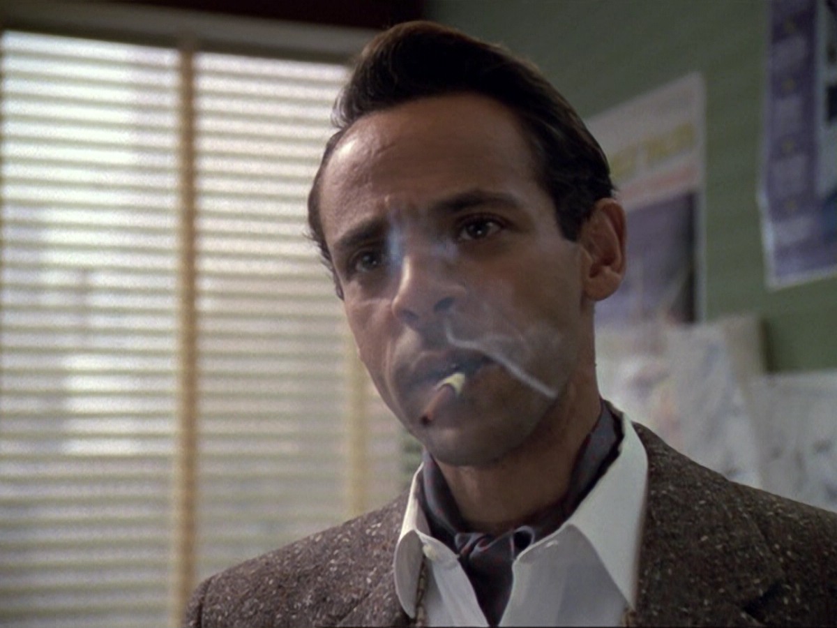 extant_StarTrek_DS9_6x13-FarBeyondTheStars_3141.jpg