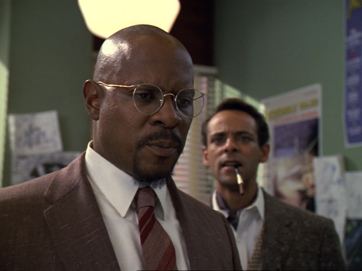 extant_StarTrek_DS9_6x13-FarBeyondTheStars_3151.jpg