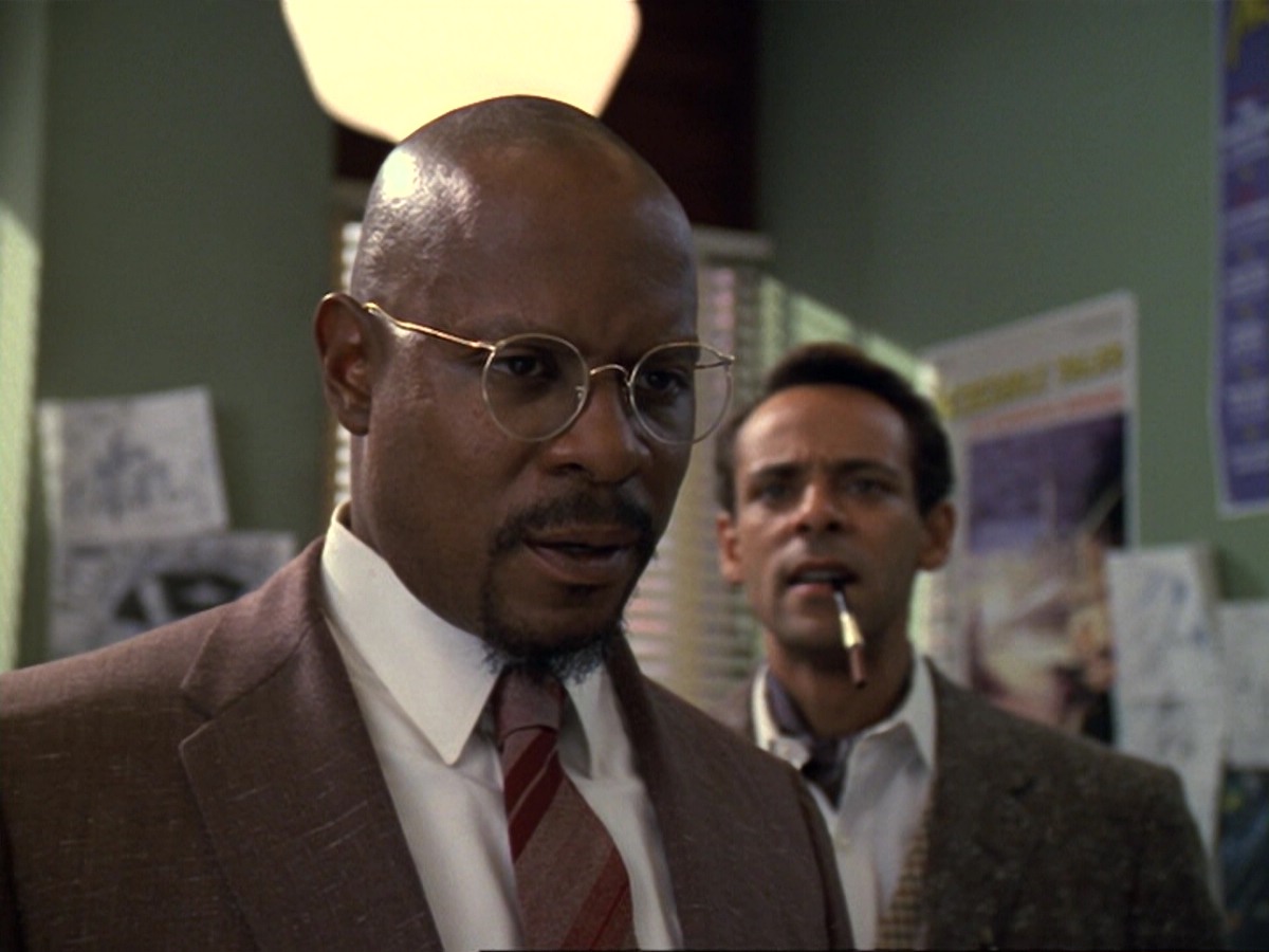 extant_StarTrek_DS9_6x13-FarBeyondTheStars_3155.jpg