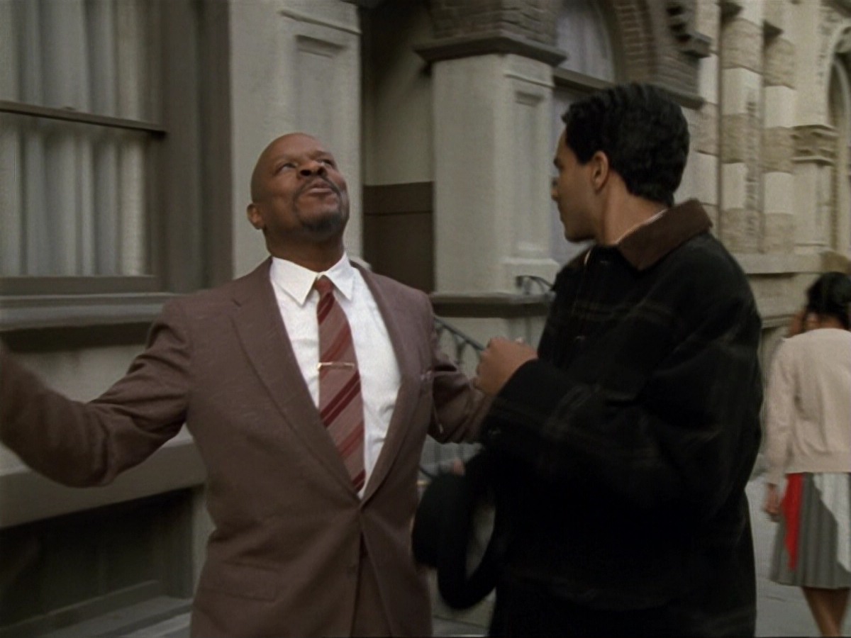 extant_StarTrek_DS9_6x13-FarBeyondTheStars_3166.jpg