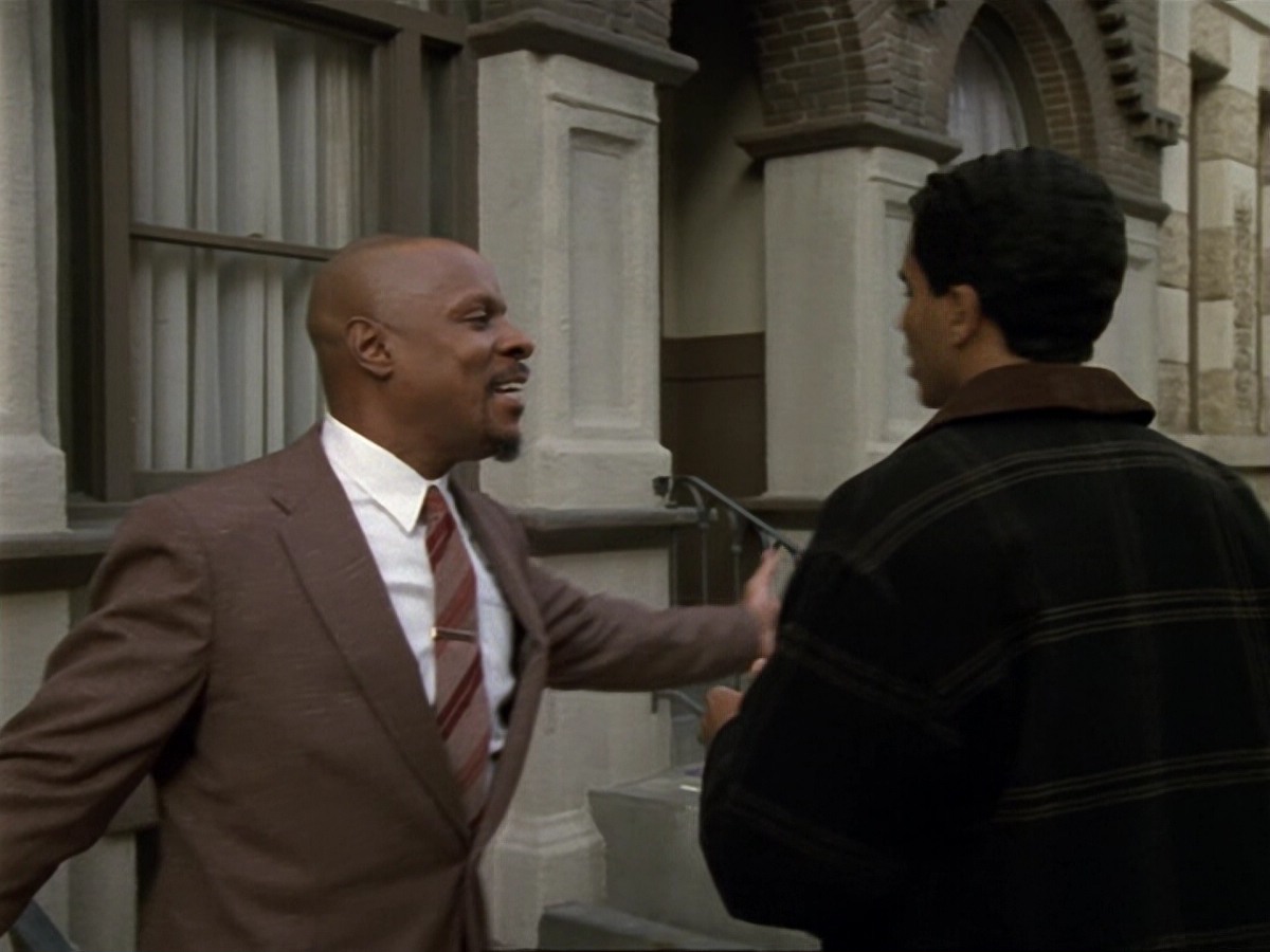 extant_StarTrek_DS9_6x13-FarBeyondTheStars_3168.jpg