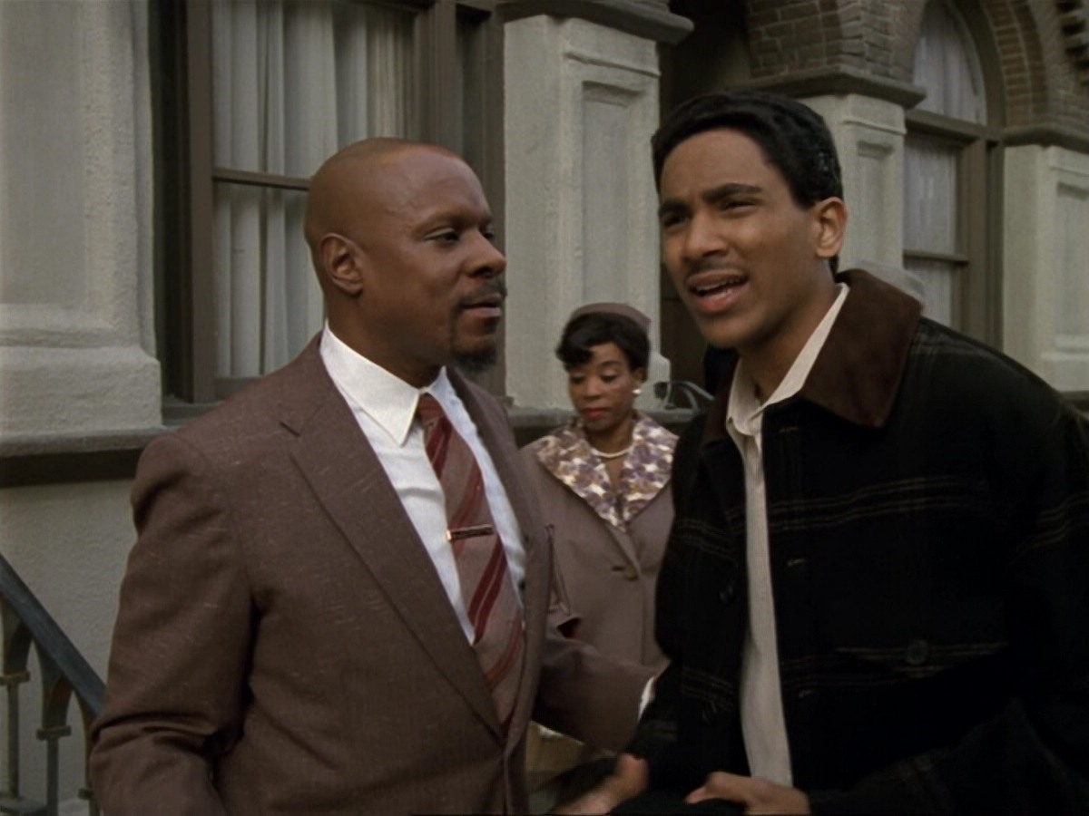 extant_StarTrek_DS9_6x13-FarBeyondTheStars_3175.jpg