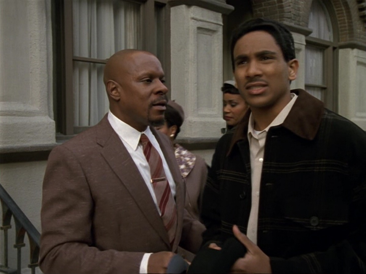 extant_StarTrek_DS9_6x13-FarBeyondTheStars_3176.jpg