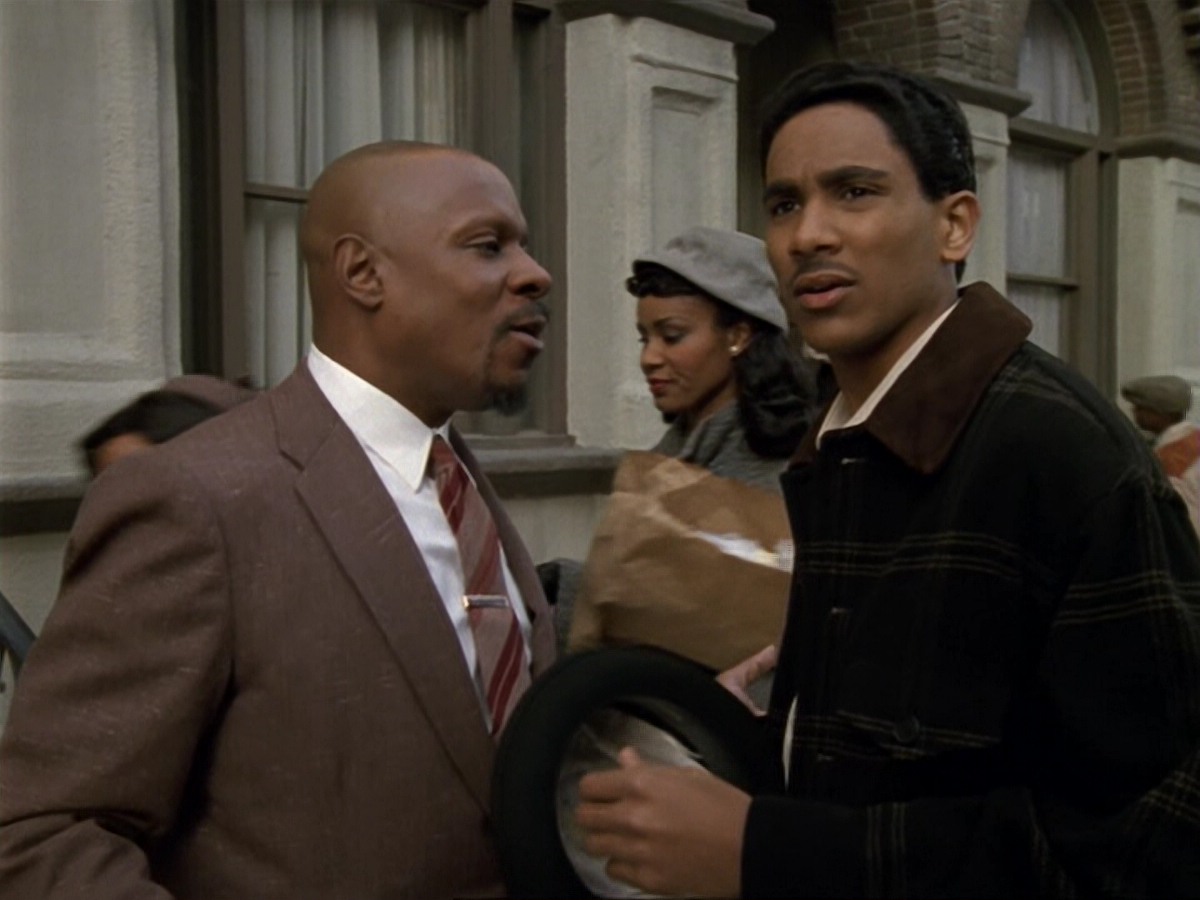 extant_StarTrek_DS9_6x13-FarBeyondTheStars_3177.jpg