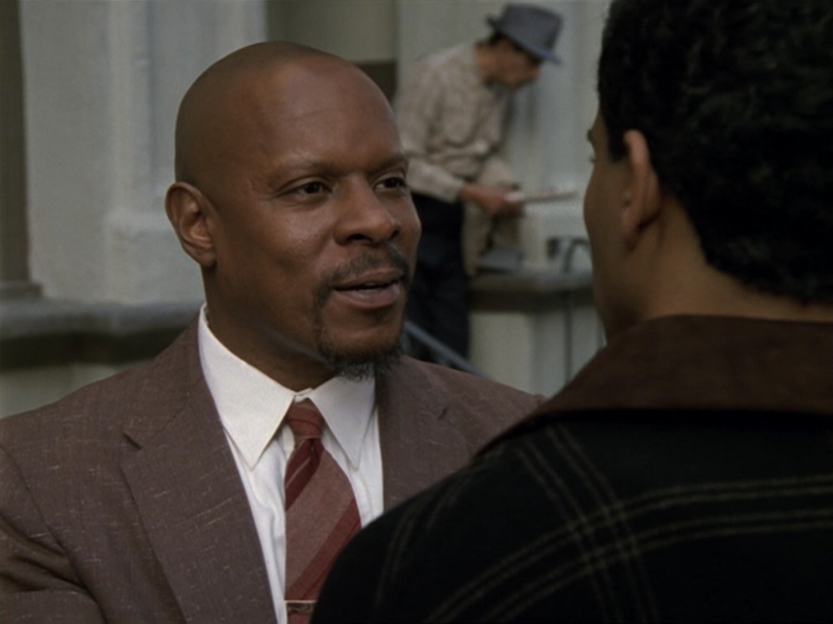extant_StarTrek_DS9_6x13-FarBeyondTheStars_3187.jpg