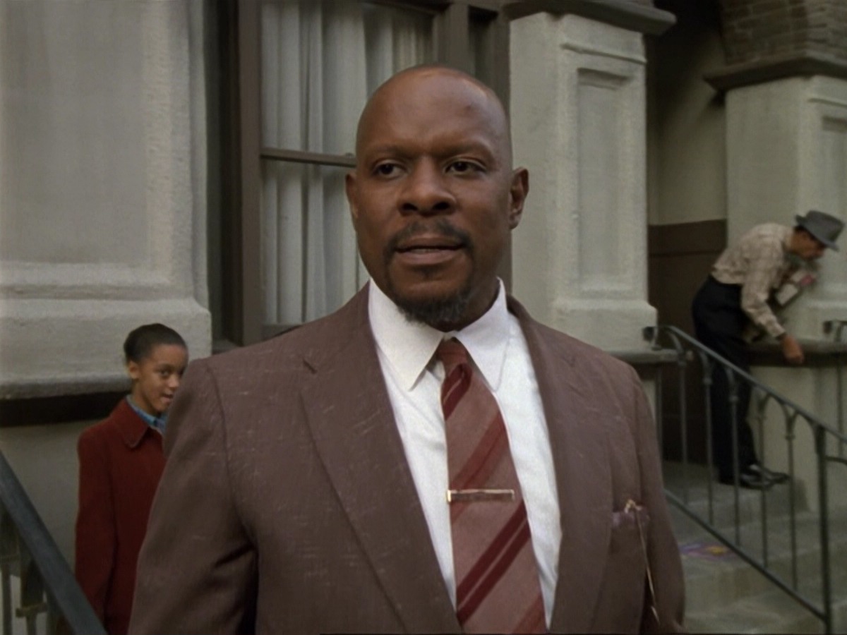 extant_StarTrek_DS9_6x13-FarBeyondTheStars_3198.jpg