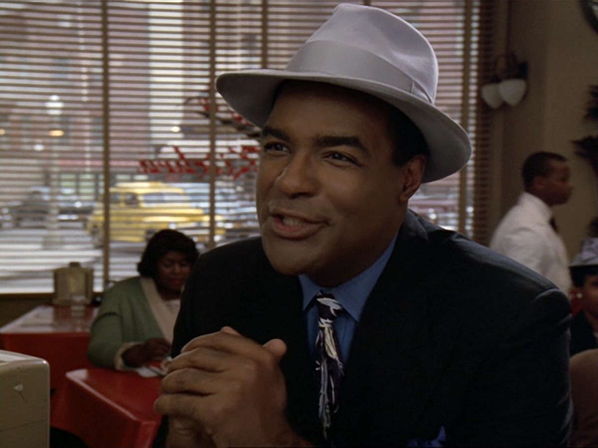extant_StarTrek_DS9_6x13-FarBeyondTheStars_3242.jpg