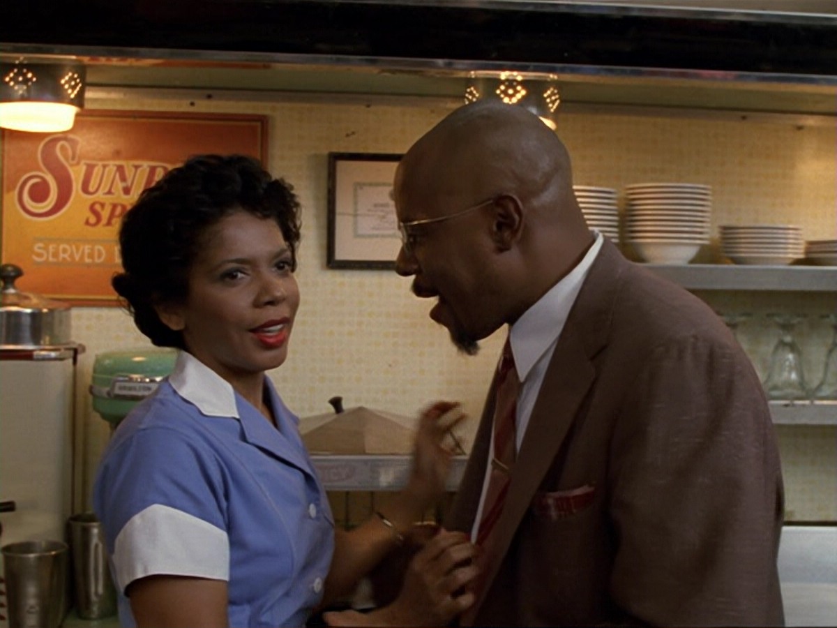 extant_StarTrek_DS9_6x13-FarBeyondTheStars_3248.jpg