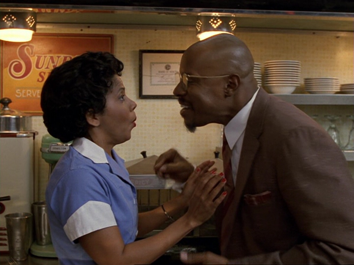extant_StarTrek_DS9_6x13-FarBeyondTheStars_3255.jpg