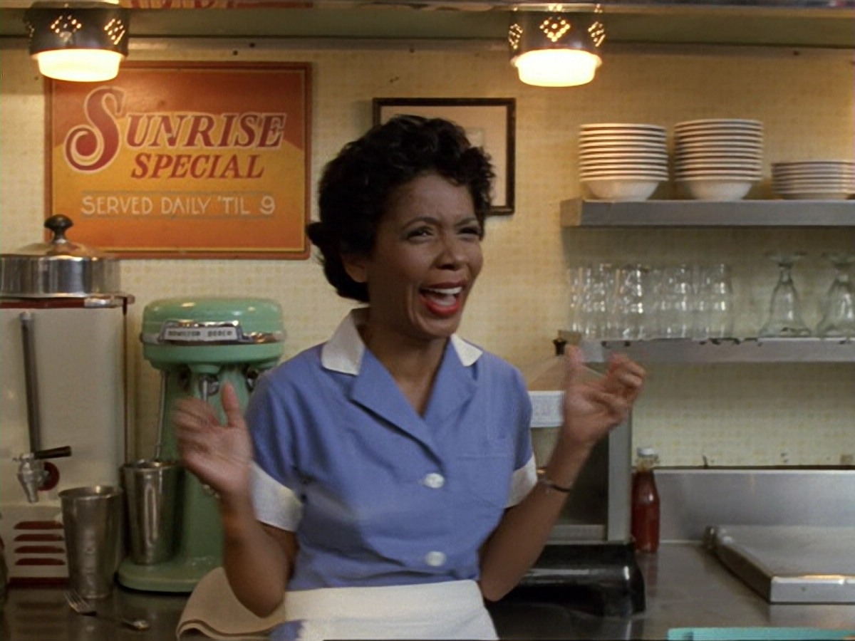 extant_StarTrek_DS9_6x13-FarBeyondTheStars_3274.jpg