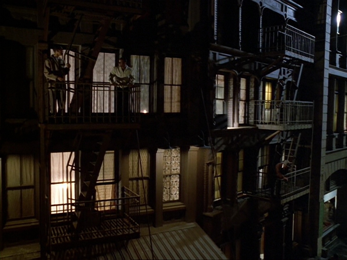 extant_StarTrek_DS9_6x13-FarBeyondTheStars_3279.jpg