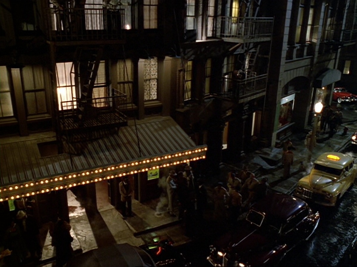 extant_StarTrek_DS9_6x13-FarBeyondTheStars_3288.jpg