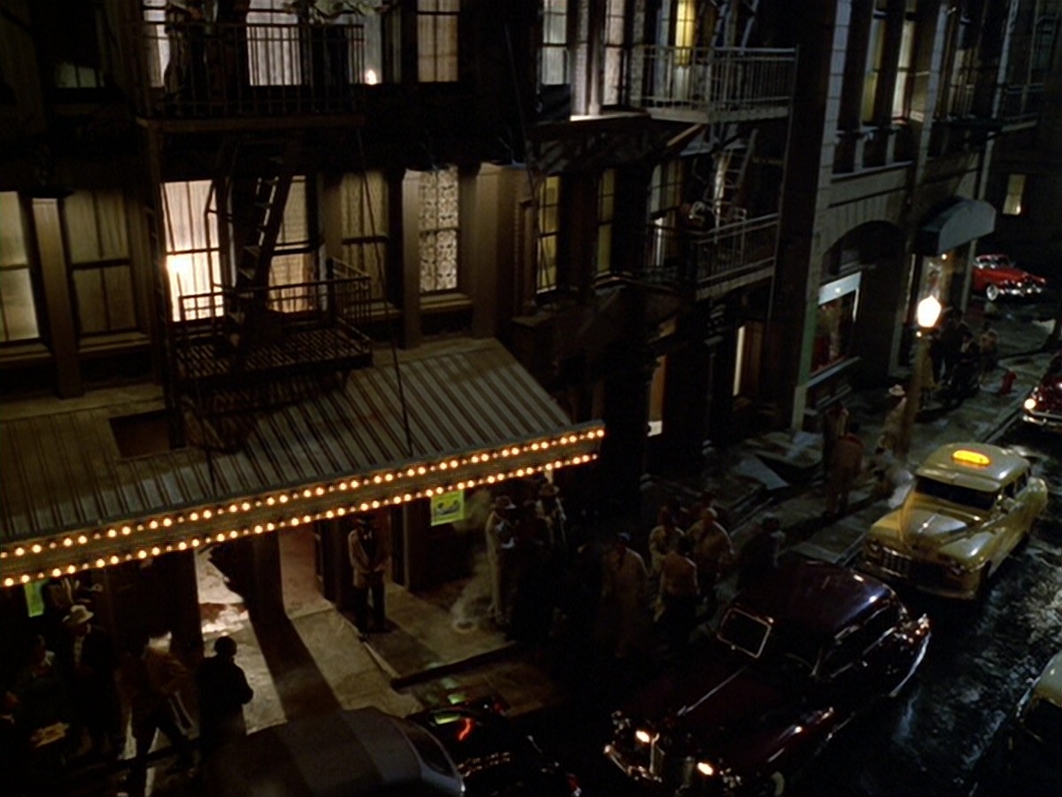 extant_StarTrek_DS9_6x13-FarBeyondTheStars_3289.jpg