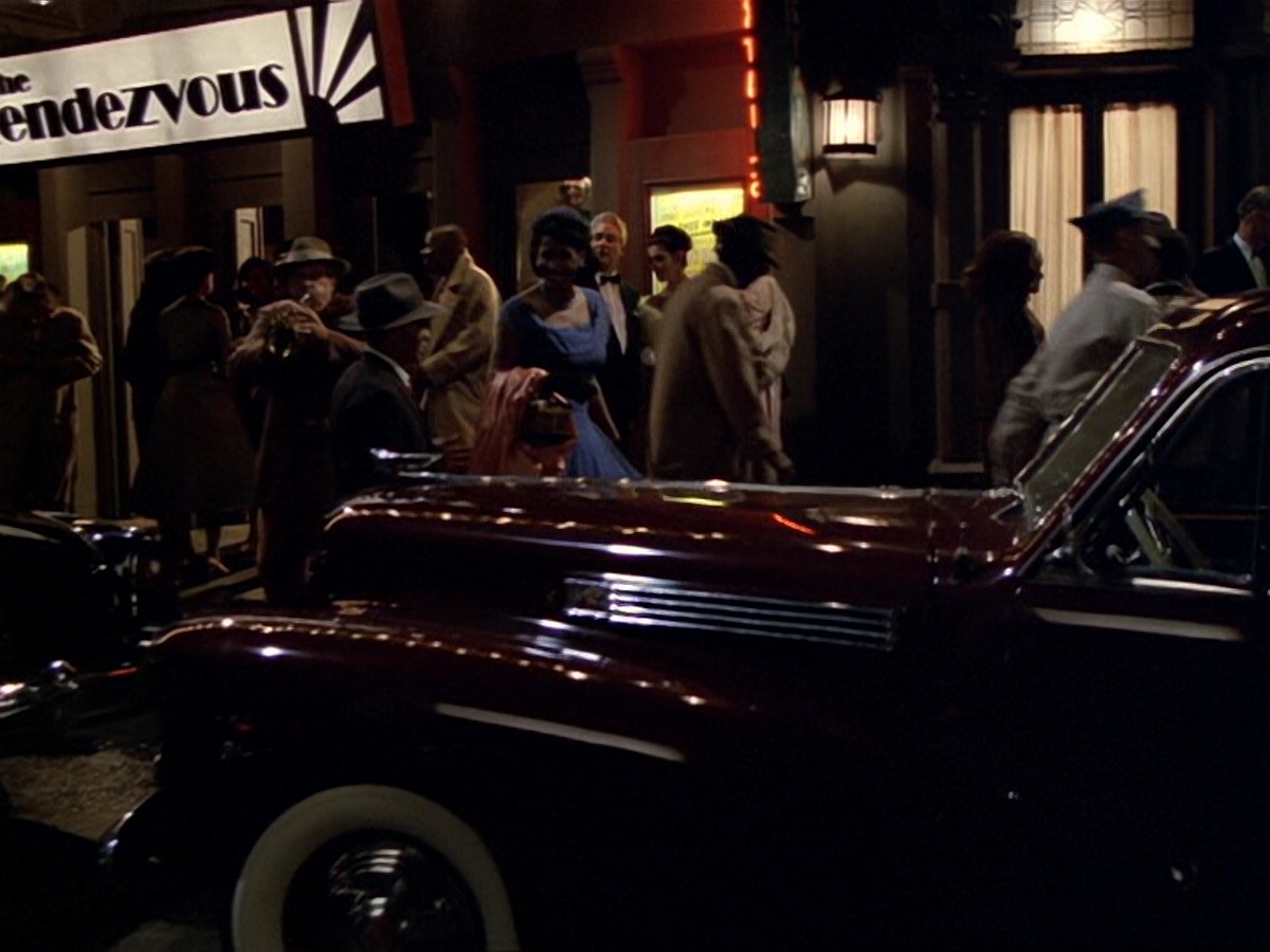 extant_StarTrek_DS9_6x13-FarBeyondTheStars_3320.jpg