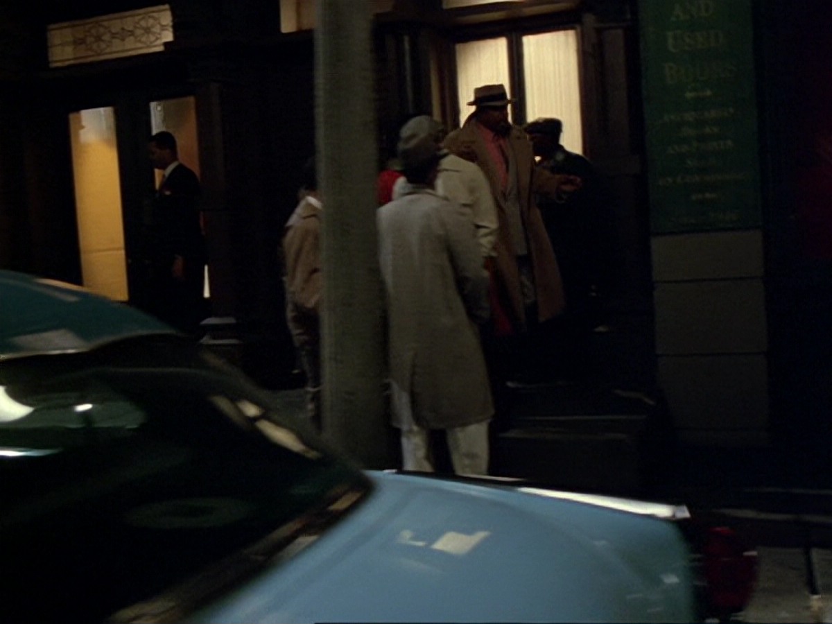 extant_StarTrek_DS9_6x13-FarBeyondTheStars_3339.jpg