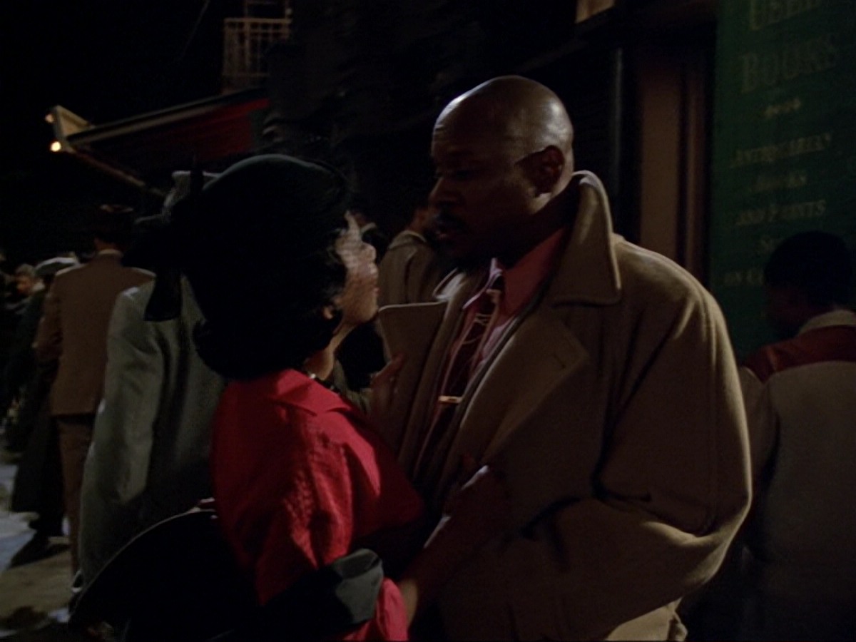 extant_StarTrek_DS9_6x13-FarBeyondTheStars_3347.jpg