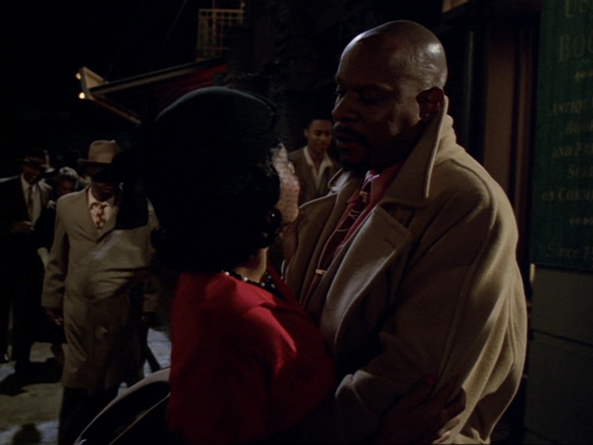 extant_StarTrek_DS9_6x13-FarBeyondTheStars_3359.jpg