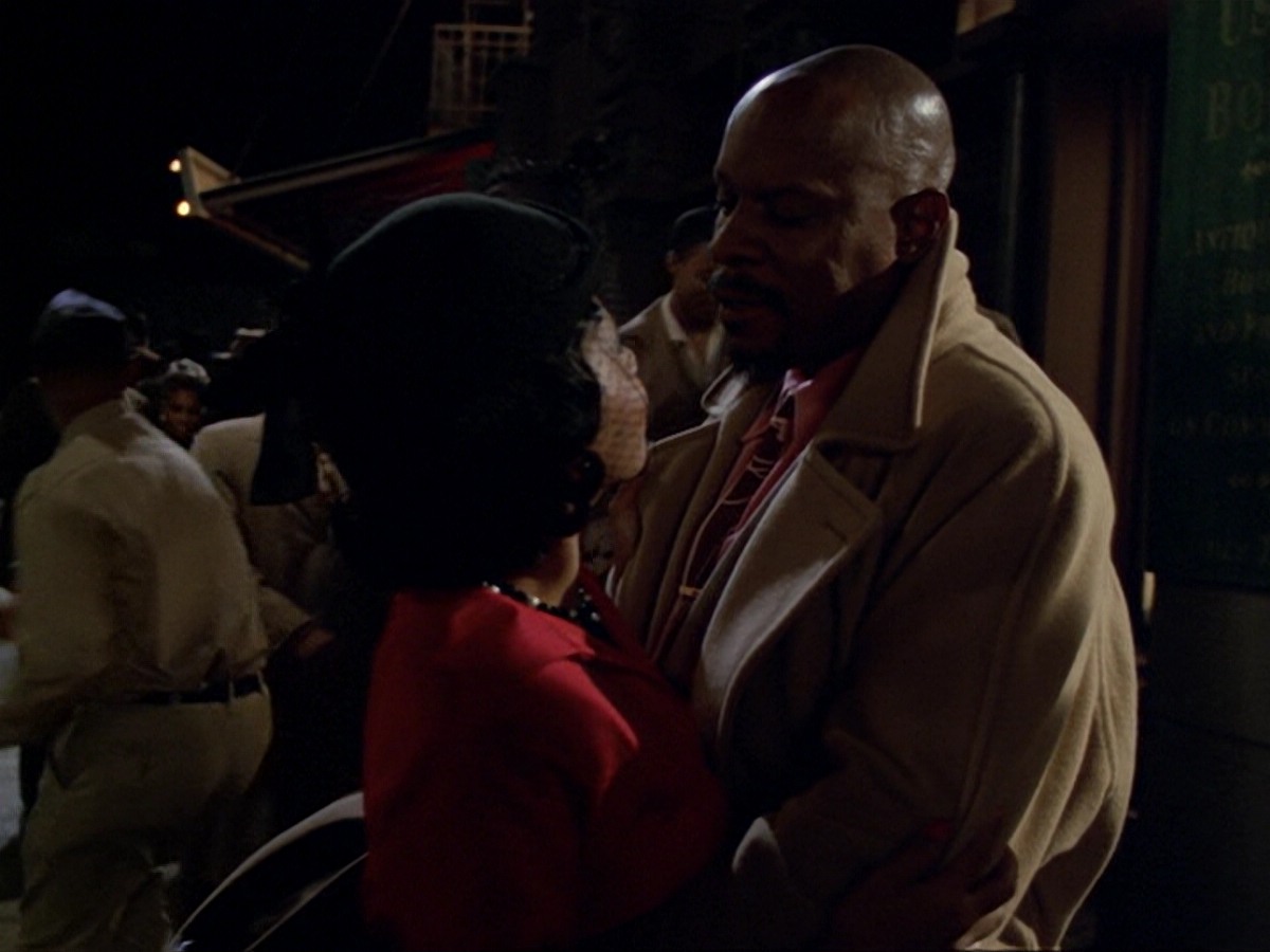 extant_StarTrek_DS9_6x13-FarBeyondTheStars_3360.jpg