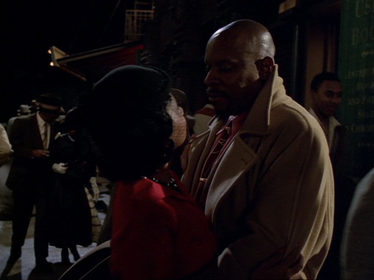 extant_StarTrek_DS9_6x13-FarBeyondTheStars_3362.jpg