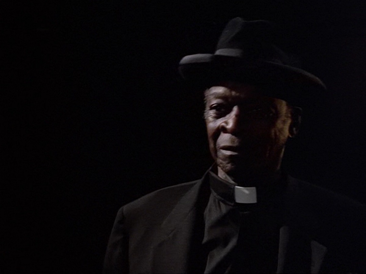 extant_StarTrek_DS9_6x13-FarBeyondTheStars_3367.jpg