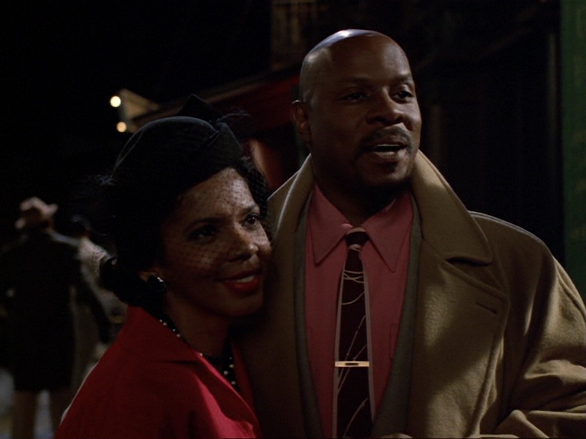 extant_StarTrek_DS9_6x13-FarBeyondTheStars_3373.jpg
