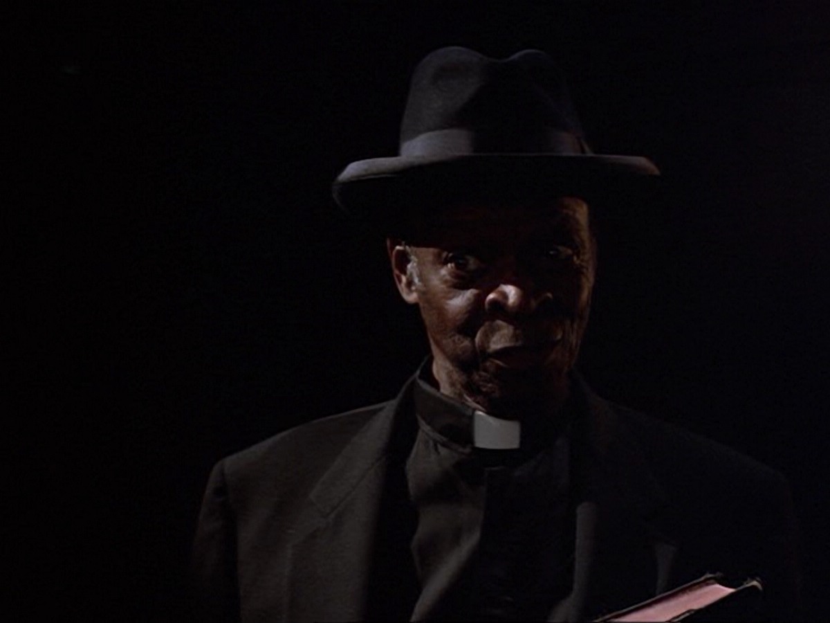 extant_StarTrek_DS9_6x13-FarBeyondTheStars_3377.jpg