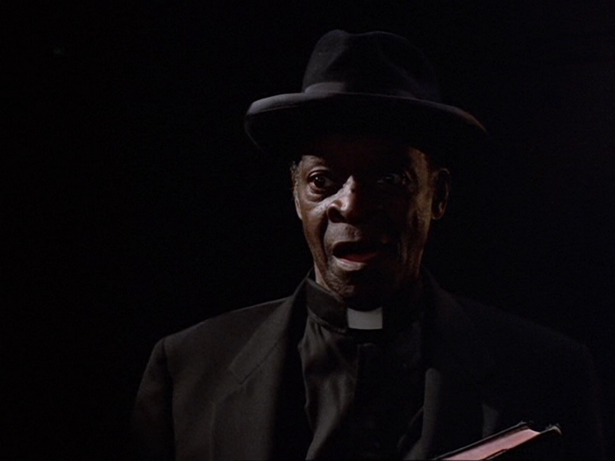 extant_StarTrek_DS9_6x13-FarBeyondTheStars_3379.jpg