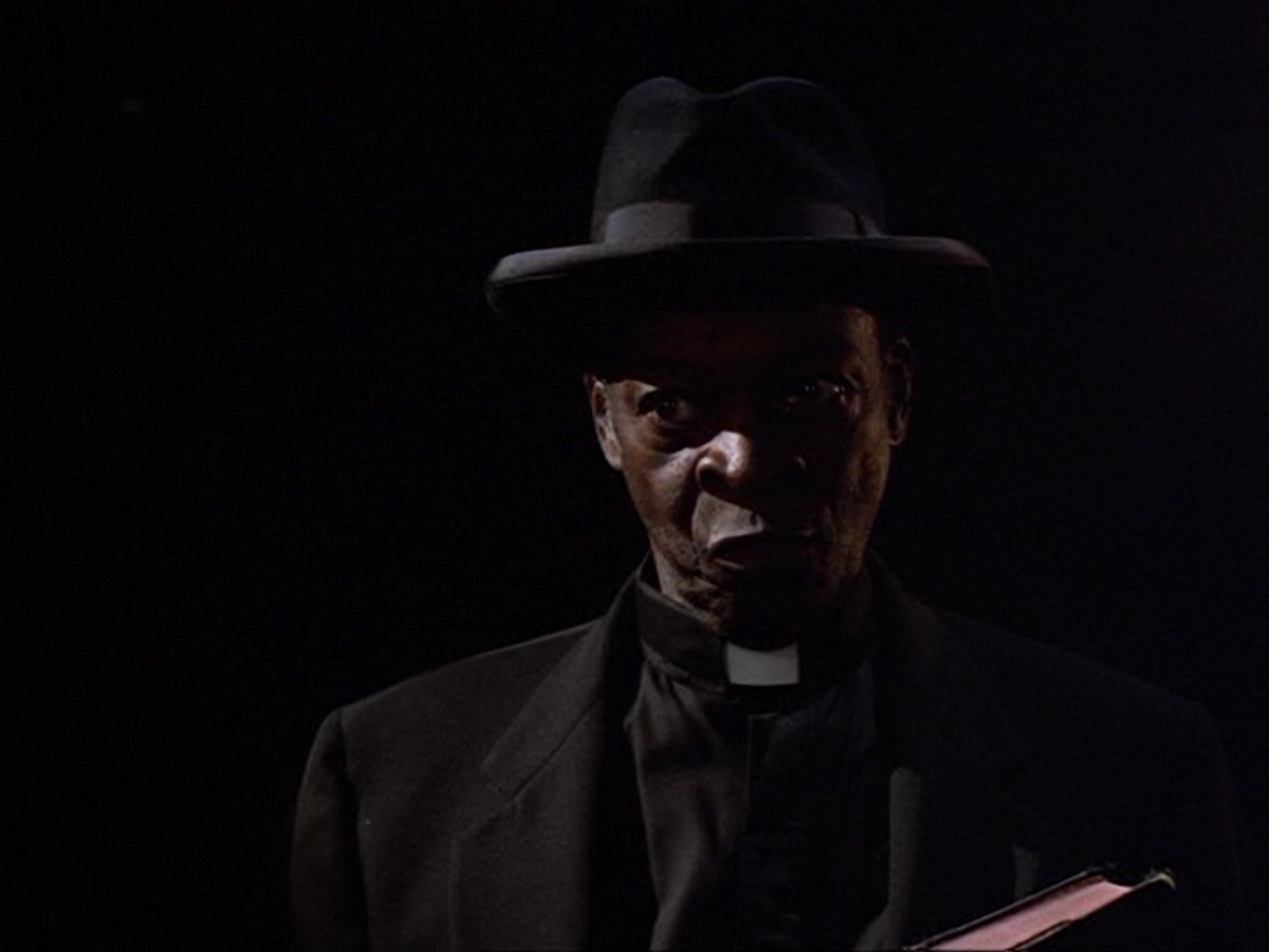 extant_StarTrek_DS9_6x13-FarBeyondTheStars_3383.jpg