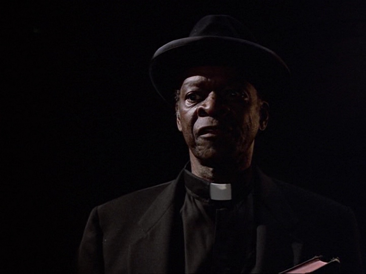 extant_StarTrek_DS9_6x13-FarBeyondTheStars_3391.jpg