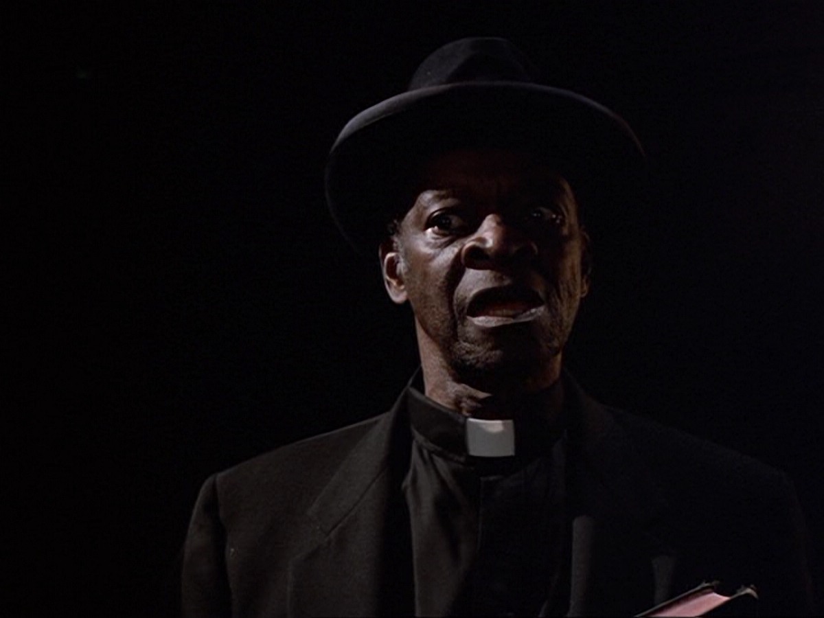 extant_StarTrek_DS9_6x13-FarBeyondTheStars_3393.jpg