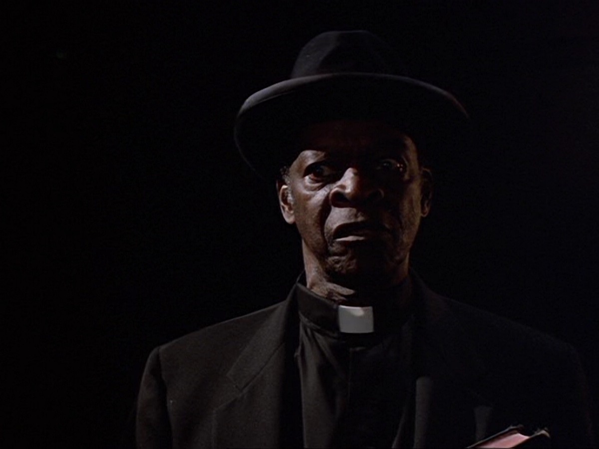 extant_StarTrek_DS9_6x13-FarBeyondTheStars_3396.jpg