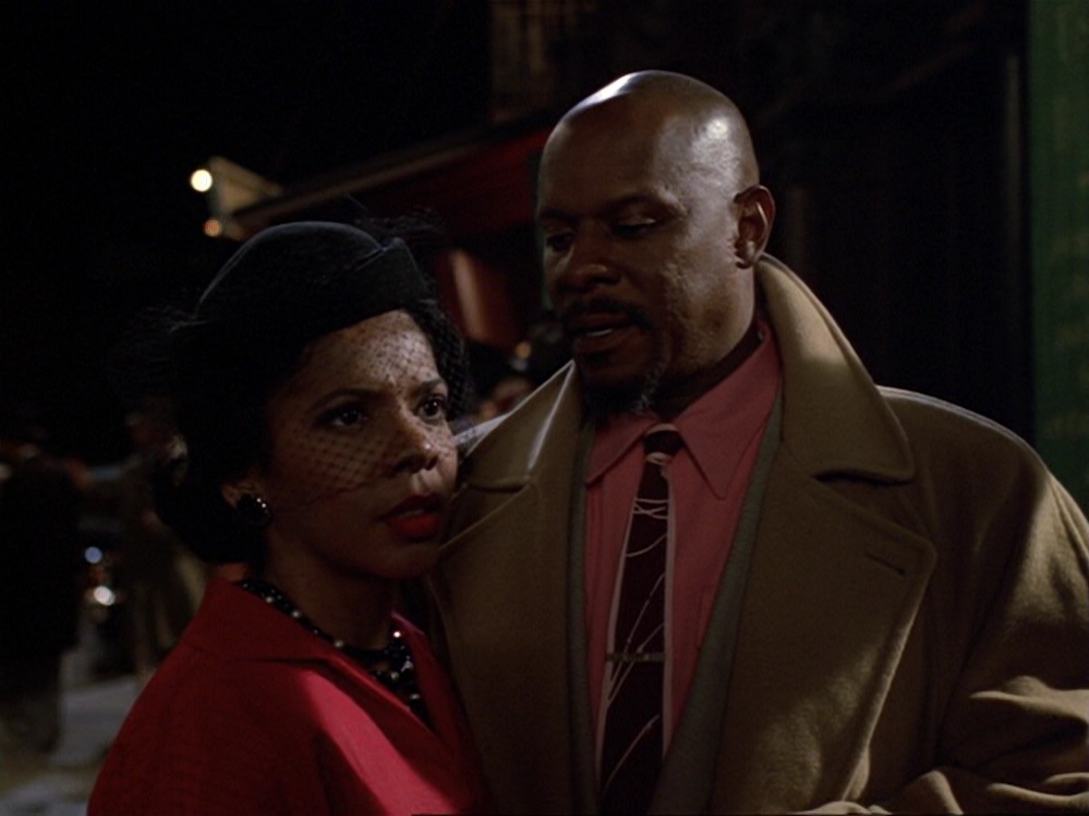 extant_StarTrek_DS9_6x13-FarBeyondTheStars_3404.jpg