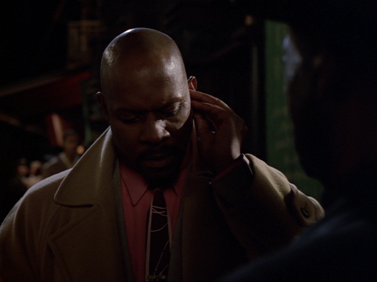 extant_StarTrek_DS9_6x13-FarBeyondTheStars_3431.jpg