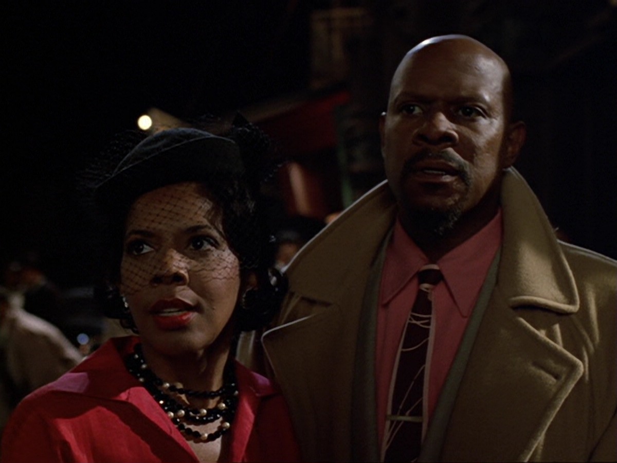 extant_StarTrek_DS9_6x13-FarBeyondTheStars_3454.jpg