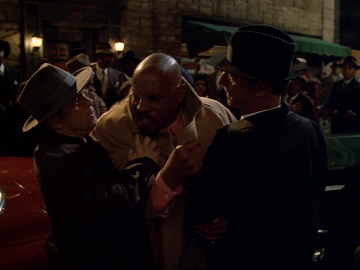 extant_StarTrek_DS9_6x13-FarBeyondTheStars_3488.jpg