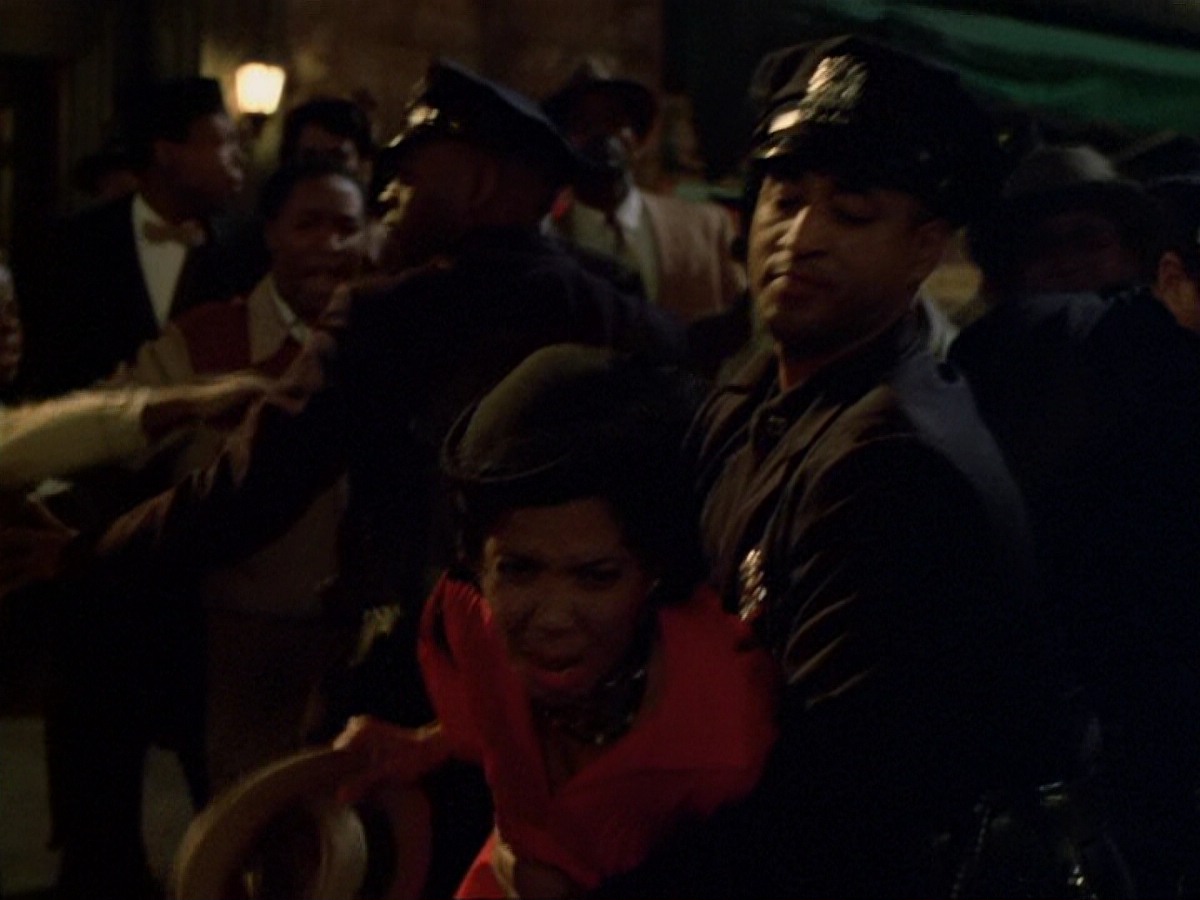 extant_StarTrek_DS9_6x13-FarBeyondTheStars_3522.jpg